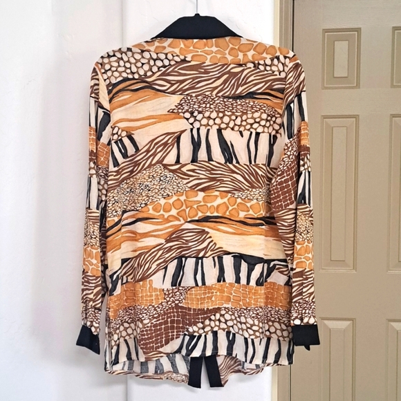 Brenda Goode Animal Print Long Sleeve Button Down Blouse Size Large - Picture 5 of 5